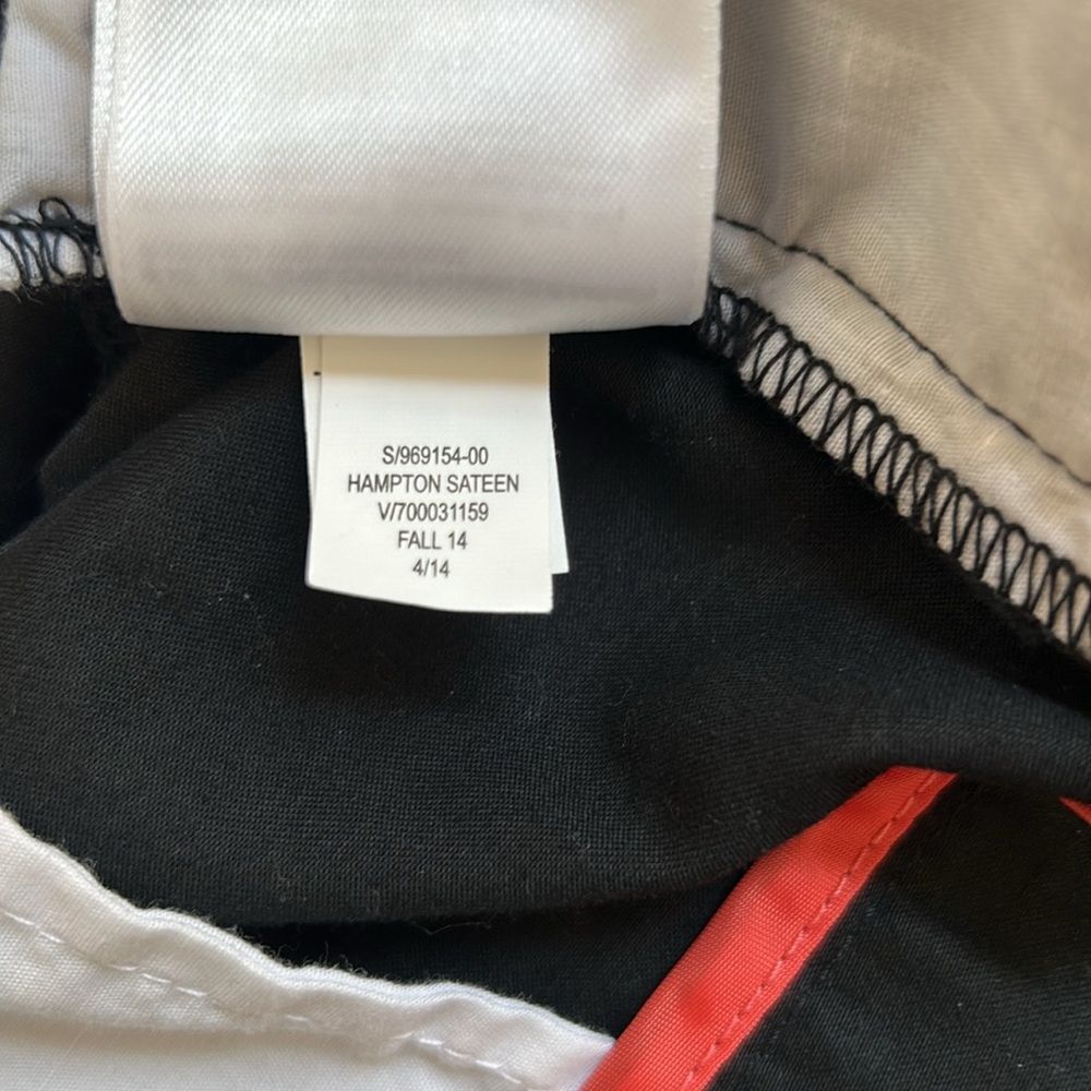 Banana Republic Hampton Fit Shorts. Size 4 - Picture 10 of 10